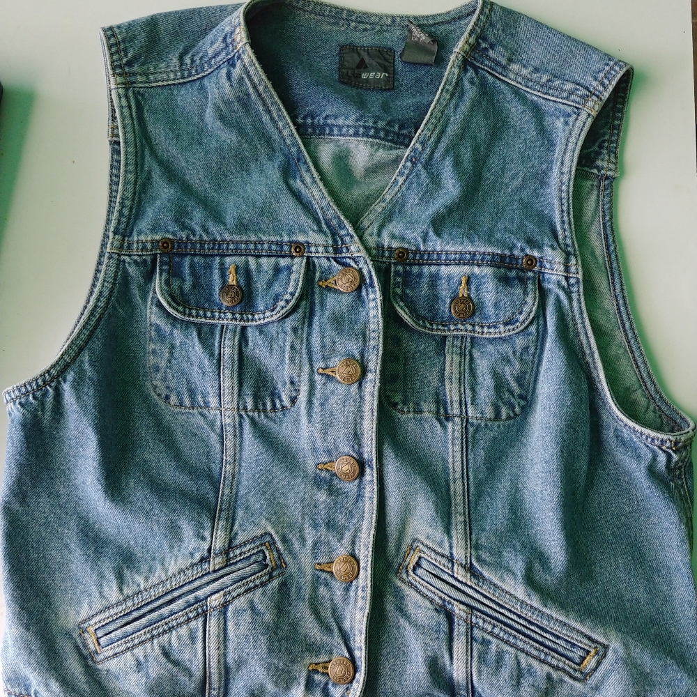 Liz Claiborne denim vest